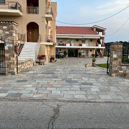 Flo'S Apartments Missolonghi Ngoại thất bức ảnh