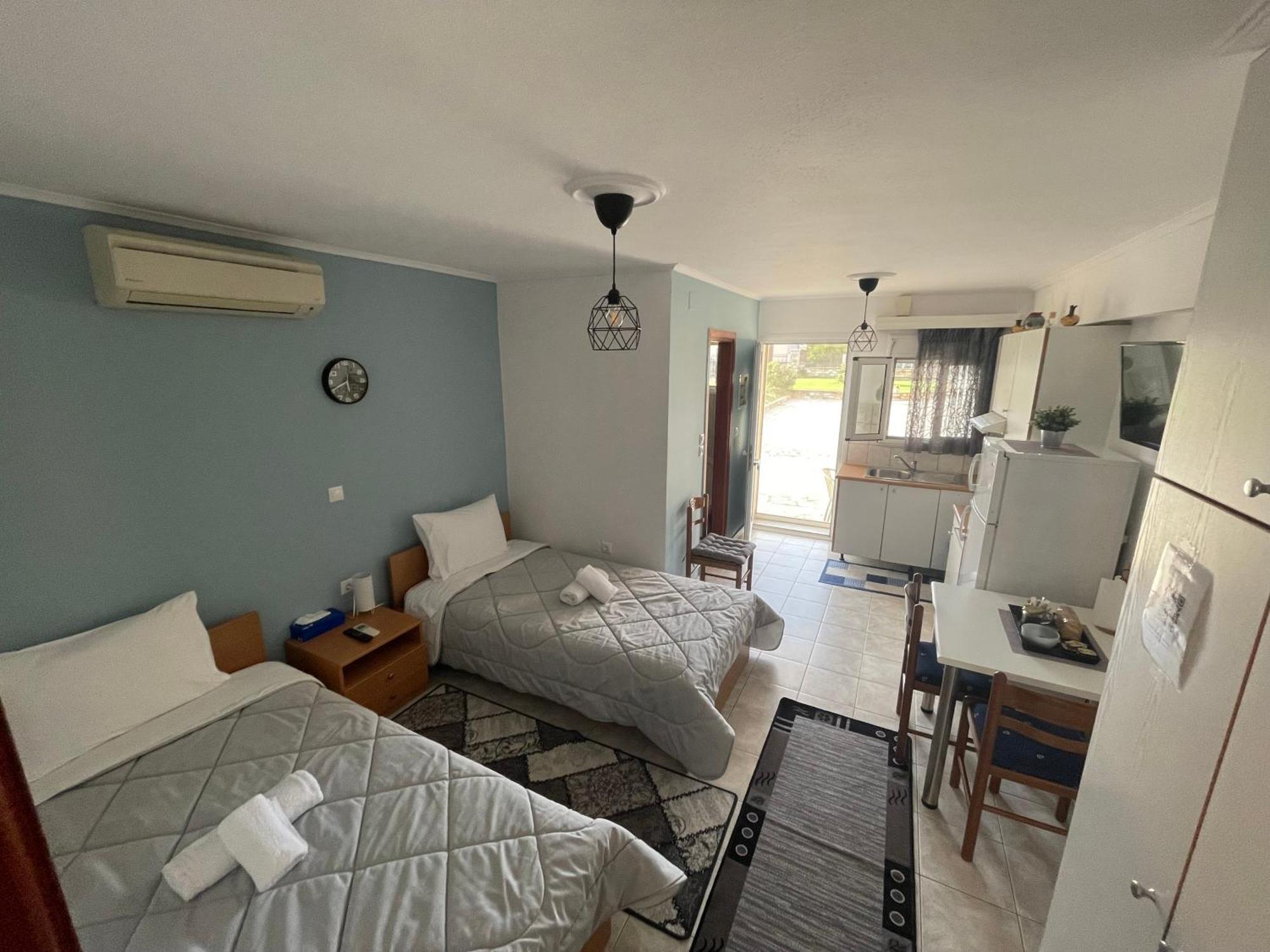 Flo'S Apartments Missolonghi Ngoại thất bức ảnh